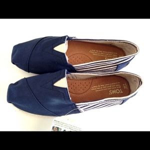 New TOMS slip-on
