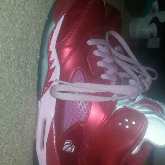Air Jordan Retro 5 Valentines - Picture 2 of 4