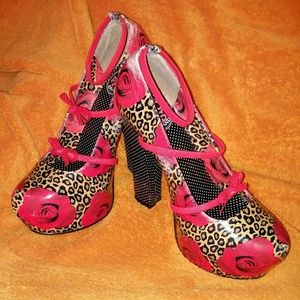 Too Fast Brand Cheetah and Red Rose Heels. Size.9