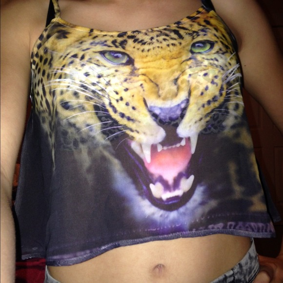Crop top shirt