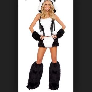 Everyone loves my sweet panda costume 💎