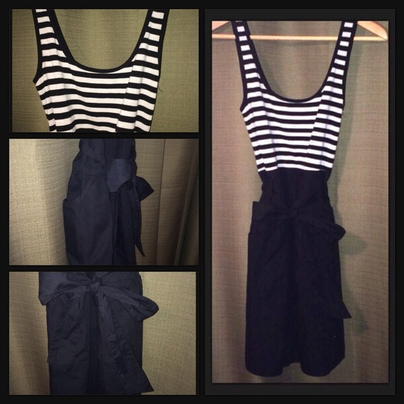❌ SOLD ❌ Navy Blue & White Striped Dress - Picture 3 of 3