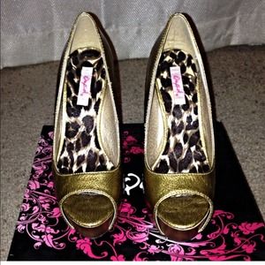 Gold Peep Toe Platform  Relisting coz a it was big