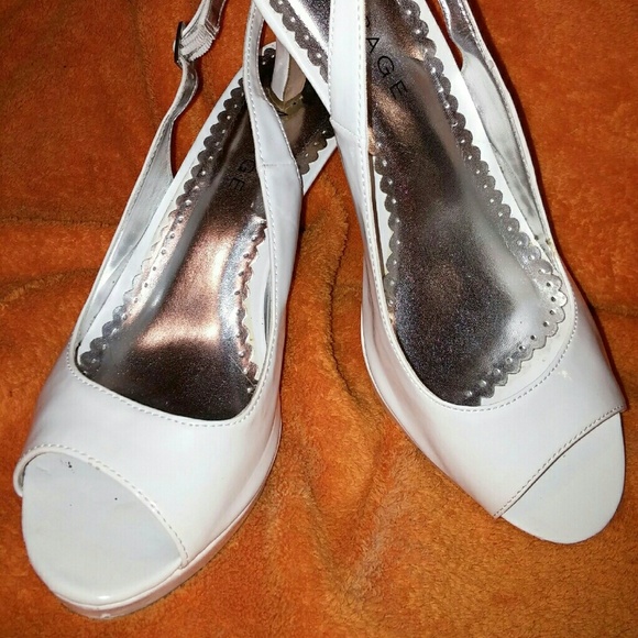 RAMPAGE White heels, peeptoe slingbacks. Size 9M