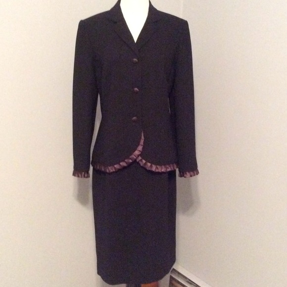 Suit, black