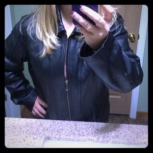 100% Leather Jacket - Women's