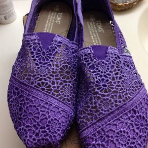 TOMS purple crochet