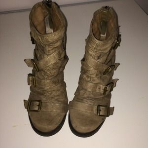 Simply Vera Wang Bootie Wedge Heels