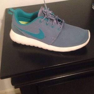 Nike Roshes