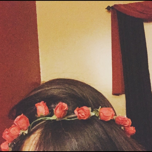 Rose petal headband! - Picture 2 of 3