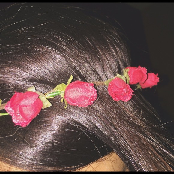 Rose petal headband! - Picture 3 of 3