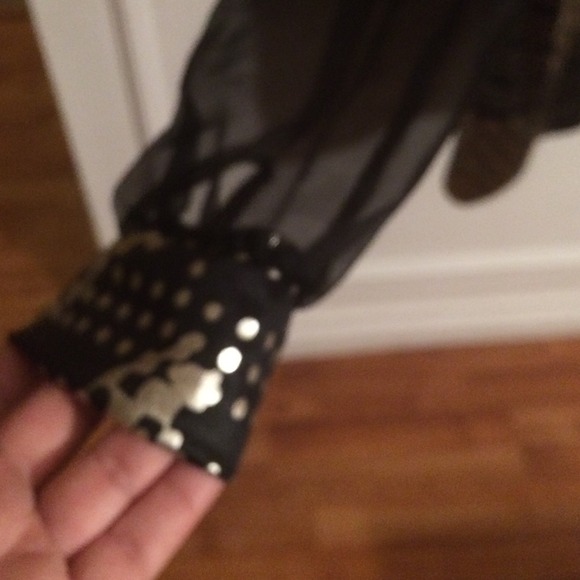 🇺🇸Black and silver sheer sleeve blouse🇺🇸 - Picture 3 of 4
