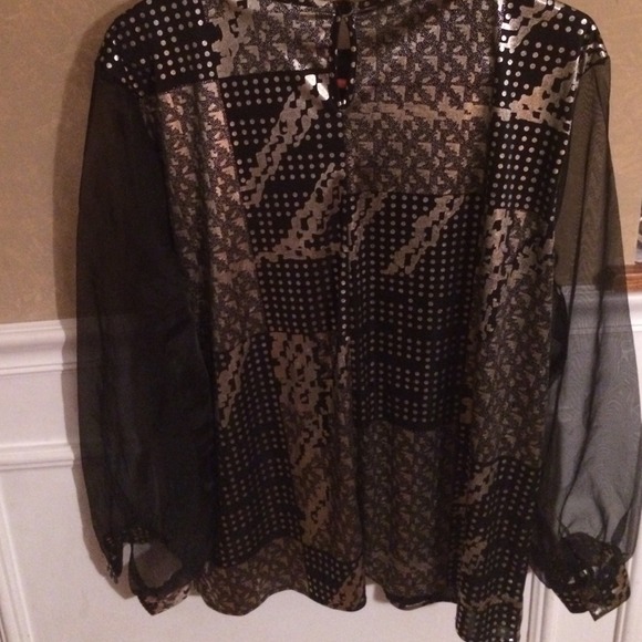 🇺🇸Black and silver sheer sleeve blouse🇺🇸 - Picture 4 of 4