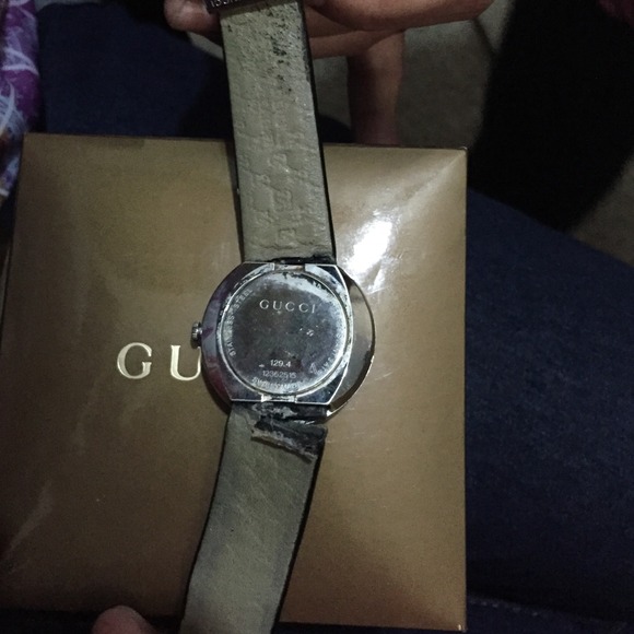 Authentic Gucci watch with interchangeable strap. - Picture 2 of 4