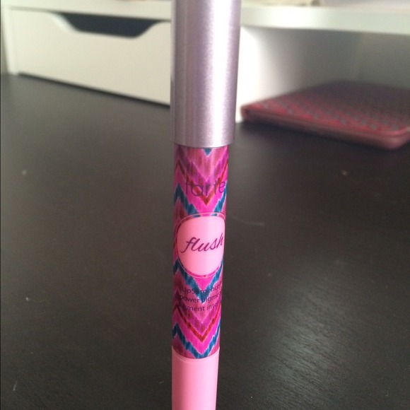 Tarte Flush Lipsurgence