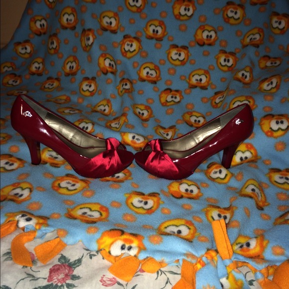 Ruby Red Heels. - Picture 3 of 4