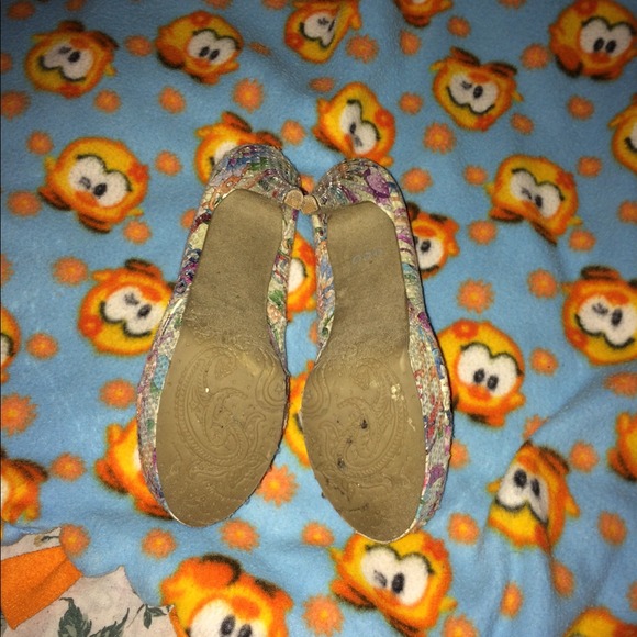Heels. - Picture 4 of 5