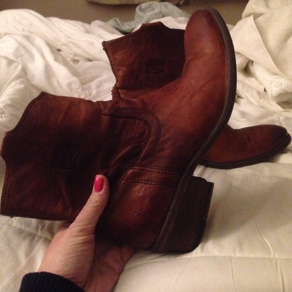 Frye carson tab short! - Picture 2 of 4