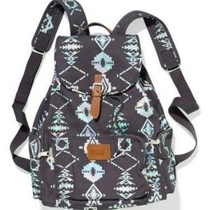 1hr SALE lowest im going Vs Pink aztec back pack!