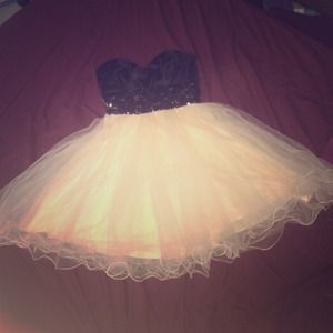 Demi formal light pink/black dress
