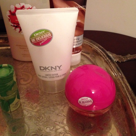 💕NWOT DKNY Limited Edition Lotion & Perfume💕