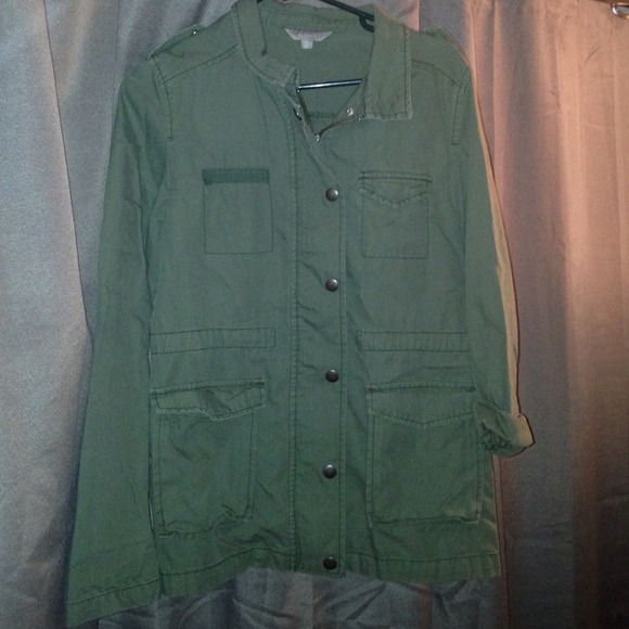 long sleeve olive green anorak jacket
