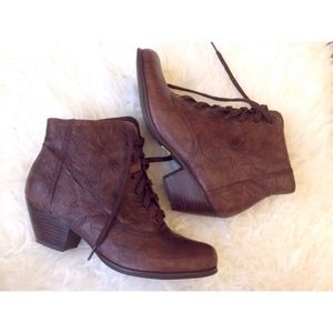 🎉reduced 🎉Brown BDG Ankle Booties