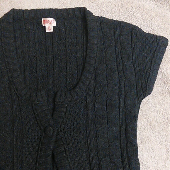 Mossimo sweater - Picture 2 of 8