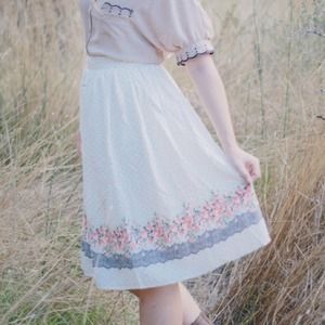 Cream Floral & dot skirt