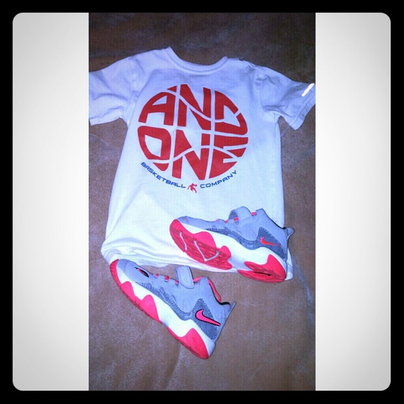 Nike sneaker boys. Do not come with shirt