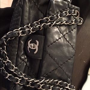 Chanel authentic handbAg