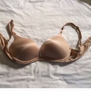 Victoria's Secret nude biofit bra 34 d