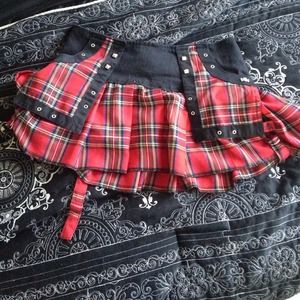 Tripp red skirt