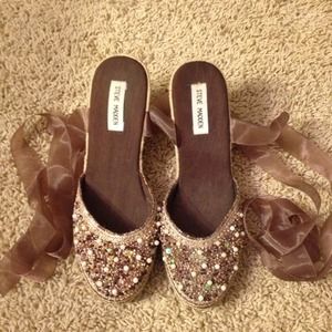 Steve Madden Brown/Gold Lace-up Wedges