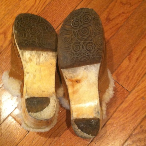 UGG - Picture 3 of 3