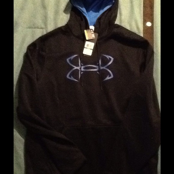 Men's Large Under Armour hoodie
