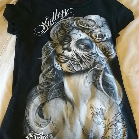 Sullen tee