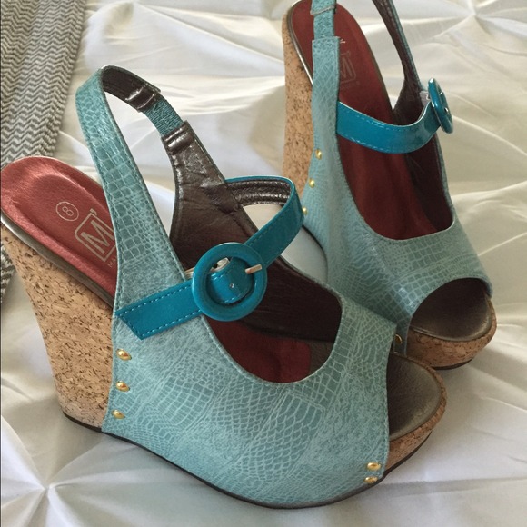 Reduced!!Teal platform wedge shoes