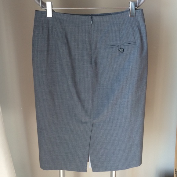 Banana Republic Size 2 Grey Pencil Skirt - Picture 2 of 3