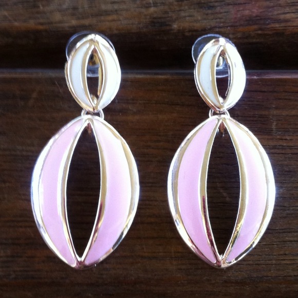 Pink and white statement earrings - Picture 2 of 3
