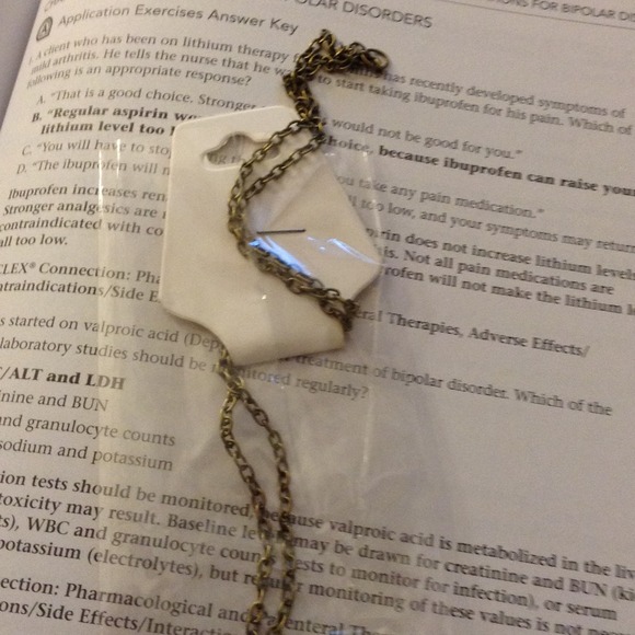 Elephant necklace - Picture 3 of 4