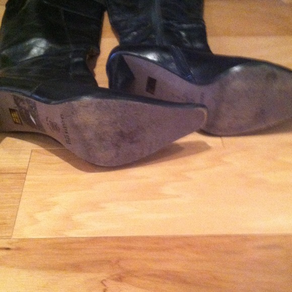 Knee high boots - Picture 4 of 4