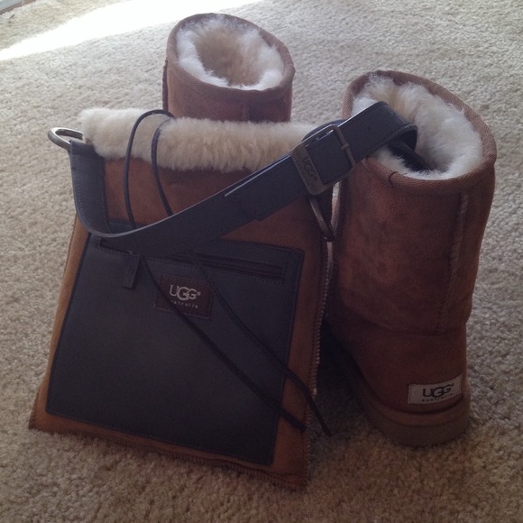 UGG Crossbody Purse - Picture 2 of 4