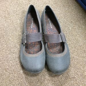 Suede gray flats