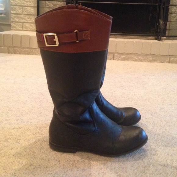 Black and brown fall boots bundled for @sandruh