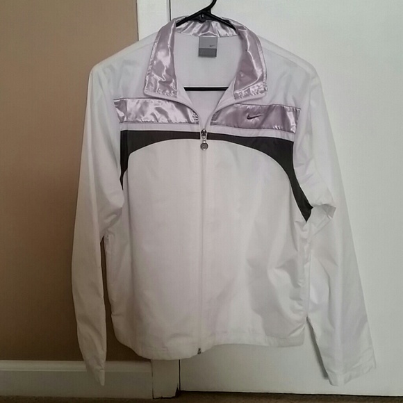 PRICE REDUCTION $$ Nike Zip-Up size Medium