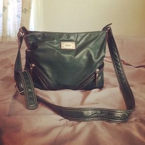 Green crossbody bag