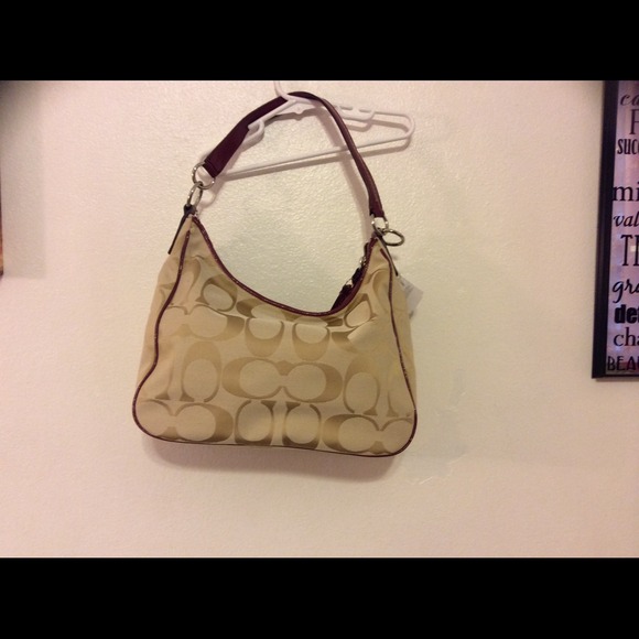 Pourse - Picture 2 of 3