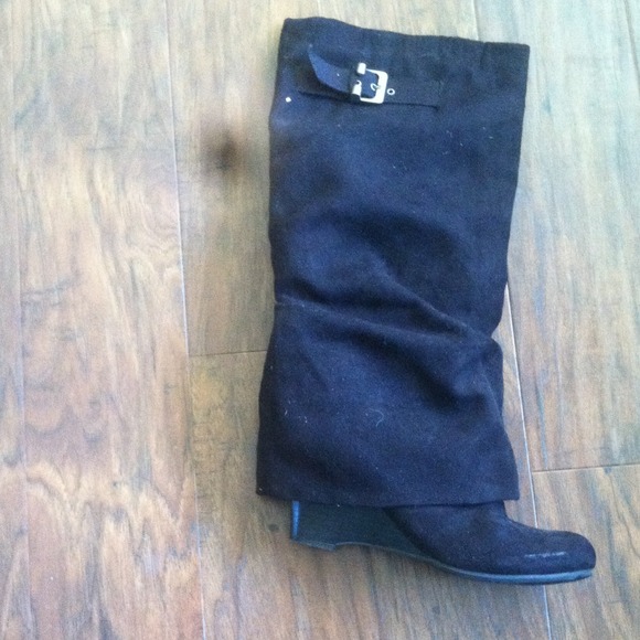 Black suede like material