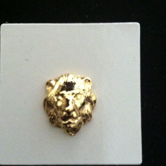 Avon Accessories - Vintage Avon Lions head pin.
